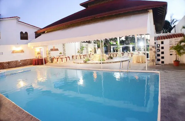 Hotel Tropicana Santo Domingo pool